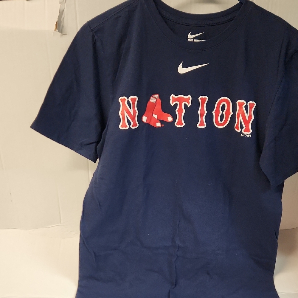 EUC The Nike Tee Athletic Cut Boston Redsox Nation Men's sz M tshirt